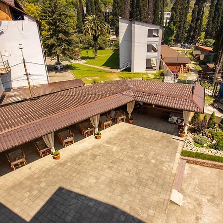Hotel Nikopoli On Vodopadnaya 21А New Athos Buitenkant foto