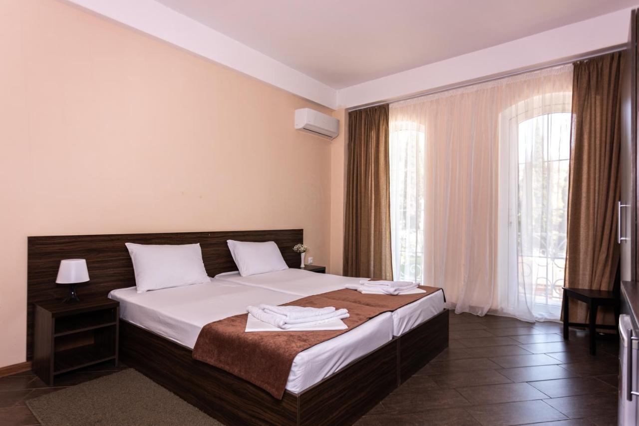 Hotel Nikopoli On Vodopadnaya 21А New Athos Buitenkant foto